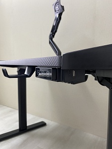 Игровой подъемный стол с регулировкой по высоте XTEN-UP WTG001, черный, 1050х560х750/1150 мм